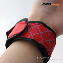 Bracciale in plaid rosso con luce e visione notturna